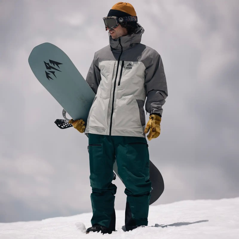 Jones Rider Inaki Odriozola wears the MTN Surf Recycled Pants in Pacific Teal