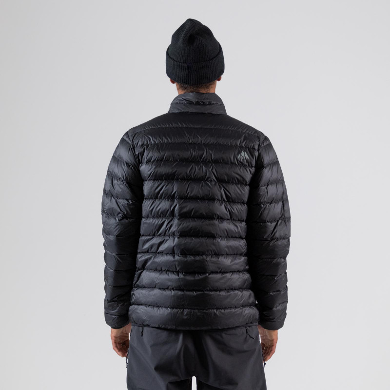 **Rider is 5’11, 155 lbs and wears a size L **Rider is 5’11, 155 lbs and wears a size L