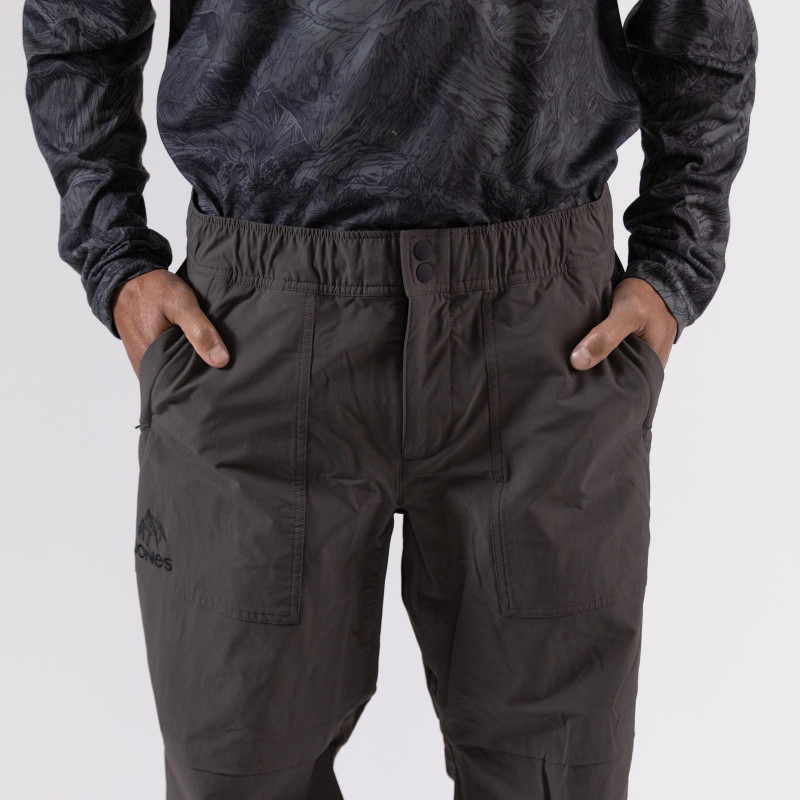 Two upper front pockets Two upper front pockets