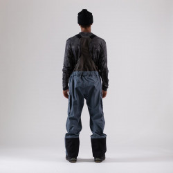 **Rider is 5’11, 155 lbs and wears a size L **Rider is 5’11, 155 lbs and wears a size L