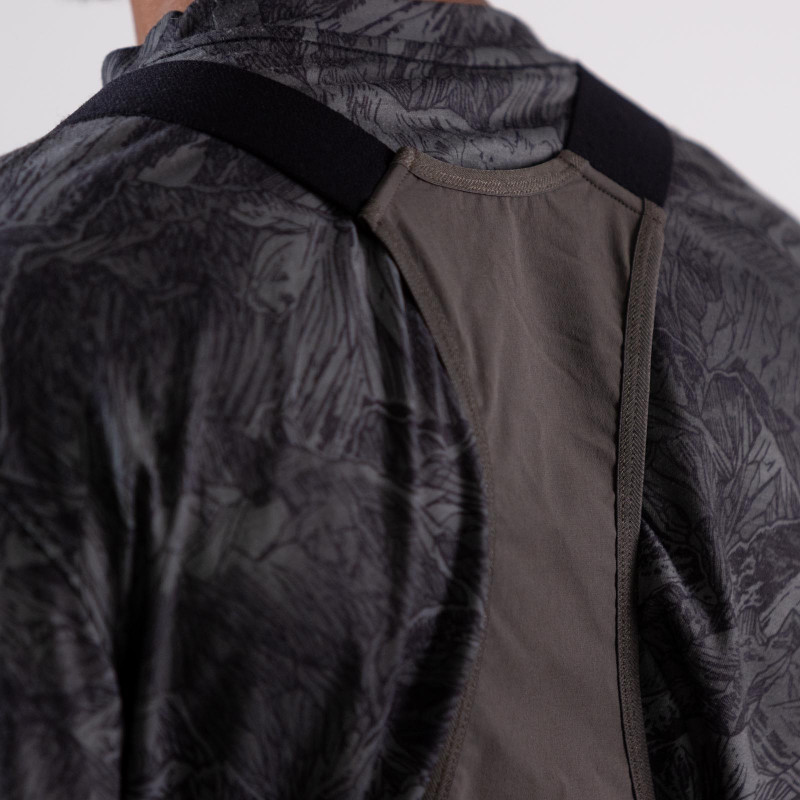 Stretch woven, breathable back and chest panel