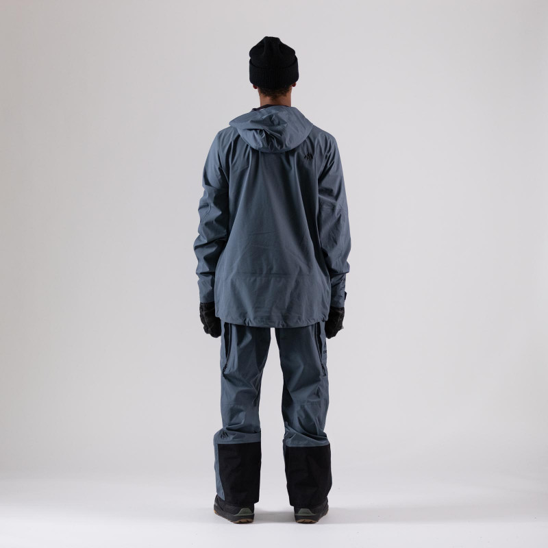 **Rider is 5’11, 155 lbs and wears a size L