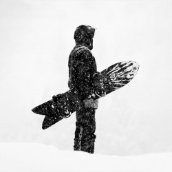 Jones Men’s Storm Wolf Snowboard, action shot